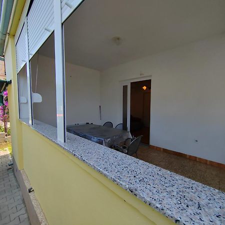 Apartments Kocijan Sukošan エクステリア 写真