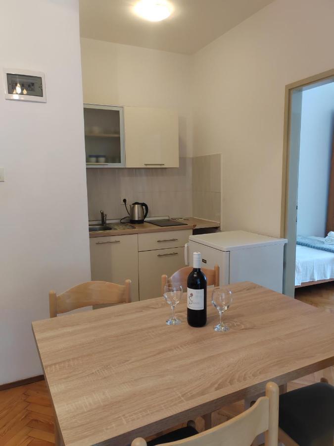Apartments Kocijan Sukošan エクステリア 写真