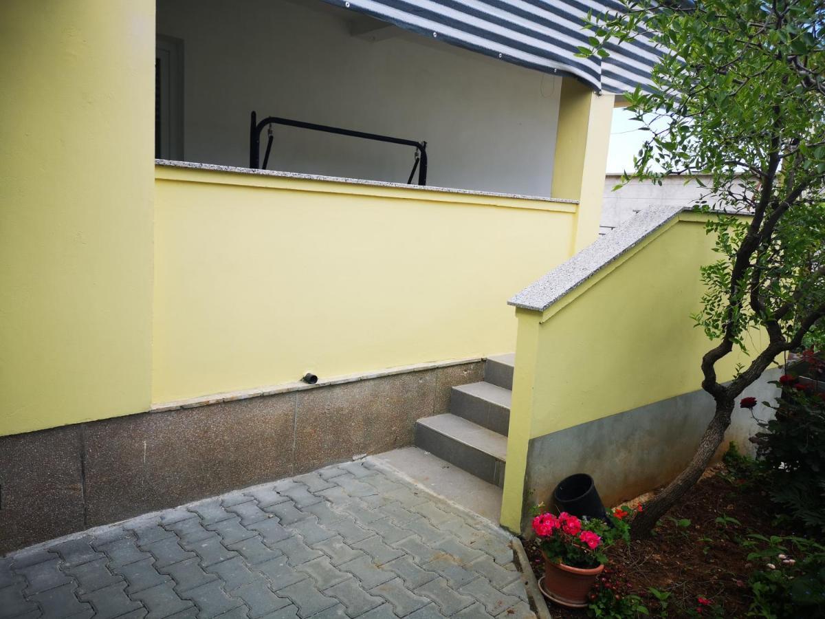 Apartments Kocijan Sukošan エクステリア 写真